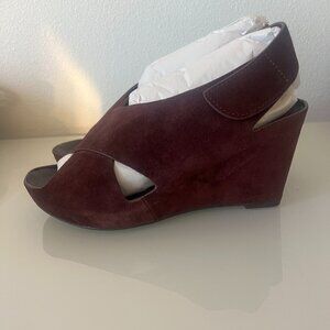 Johnston and Murphey Women's Tori Wedge Sandal Size 7